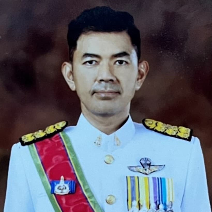 นายวิกรม โกมลตรี
